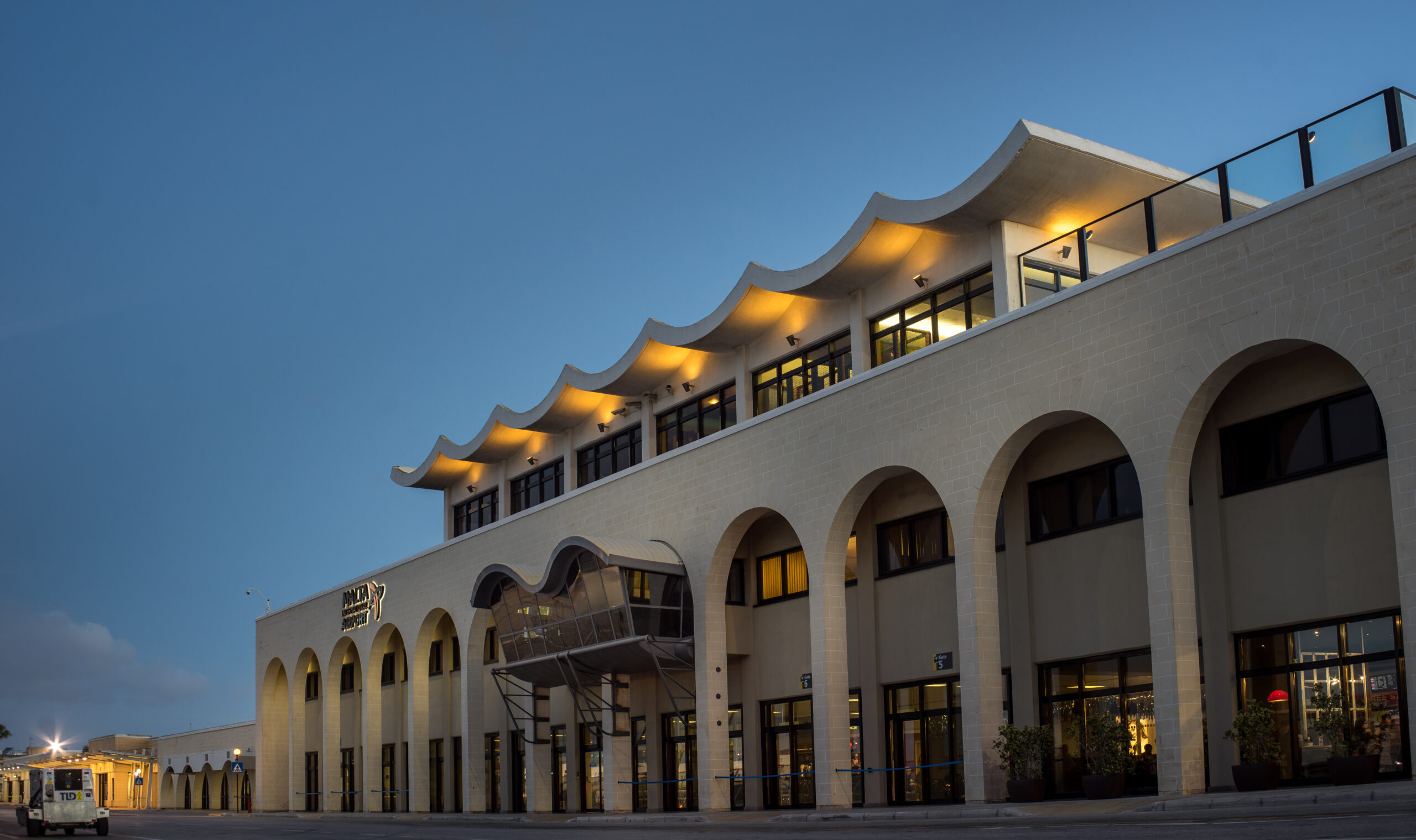 Thumbnail for MIA hosts over 600,000 passengers for third consecutive month